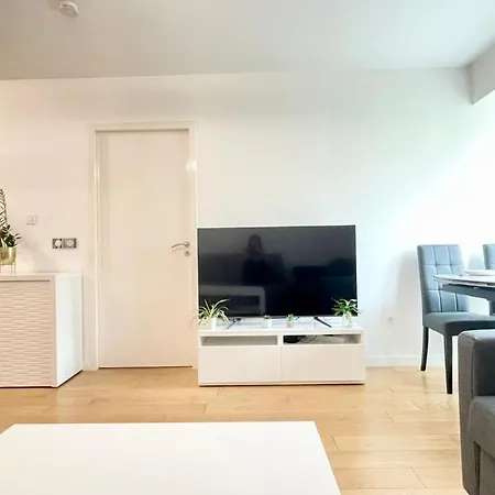 Apartmán Moderne - Parc De La -1min Du Metro